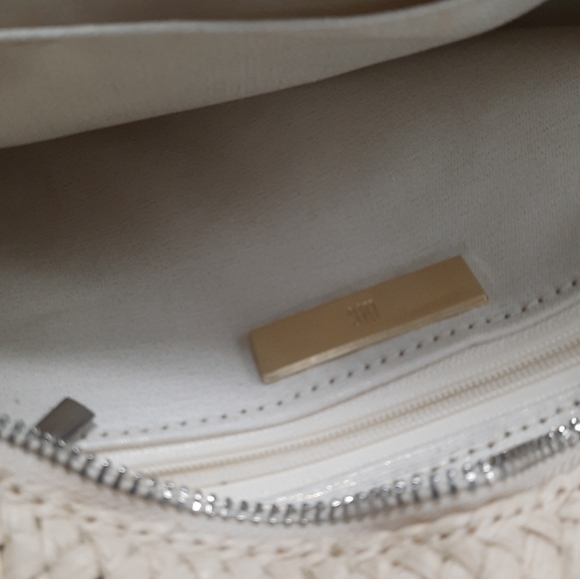 INC - Picture 3 of 5